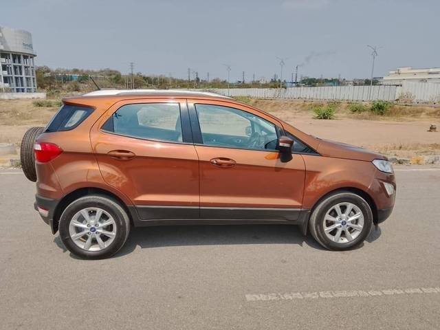 https://images10.gaadi.com/usedcar_image/4391081/original/processed_37691e3fbe1783d1a3ece69862b79a88.jpg?imwidth=6401