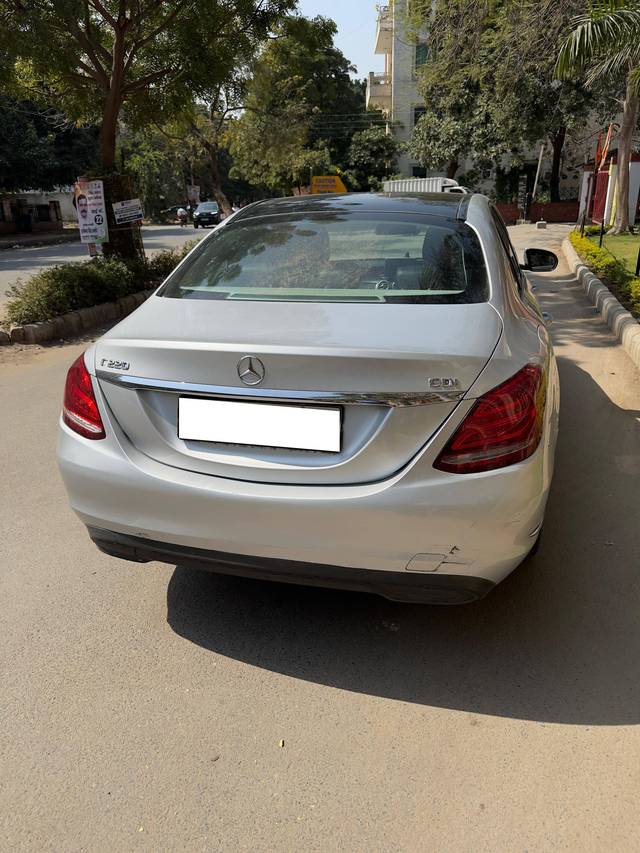 https://images10.gaadi.com/usedcar_image/4391095/original/processed_37077fc71d96da8ab91f03a4a5b34d29.jpg?imwidth=6401