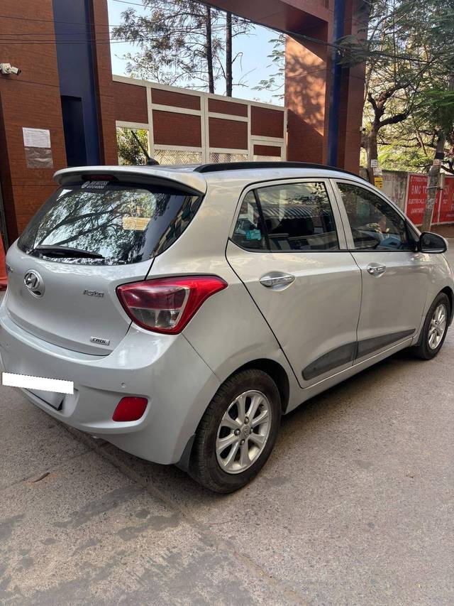 https://images10.gaadi.com/usedcar_image/4391159/original/processed_57f50919b70b5e40a87a854777704631.jpg?imwidth=6402