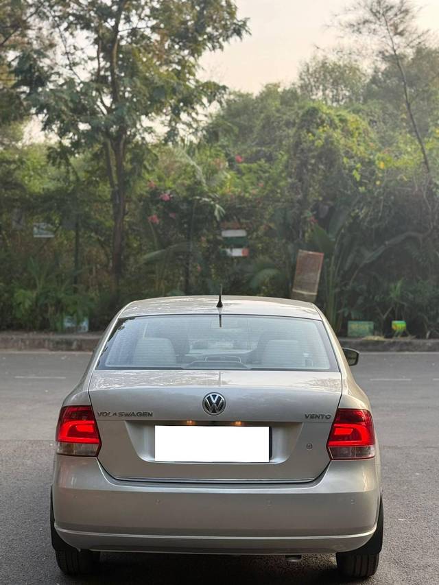 https://images10.gaadi.com/usedcar_image/4391198/original/processed_e4be8bbfd93b4367c62e358aaf172aa6.jpg?imwidth=6401