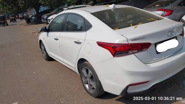 https://images10.gaadi.com/usedcar_image/4391204/original/949e86ca44e723b93cdc7daeb35f8840.jpeg?imwidth=6402