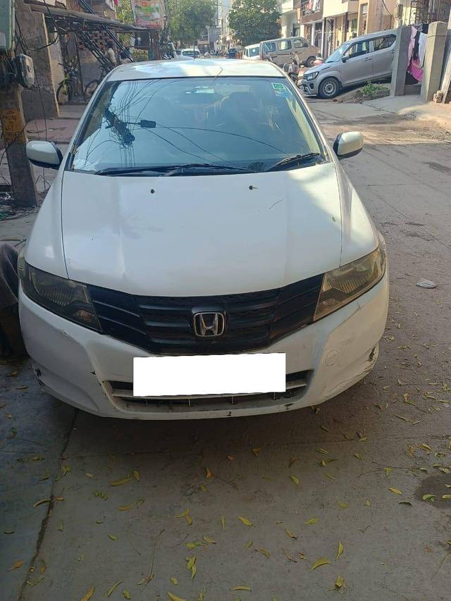 https://images10.gaadi.com/usedcar_image/4391265/original/2630fb12ea8336d73163e3a49ce85a9d.jpg?imwidth=6400