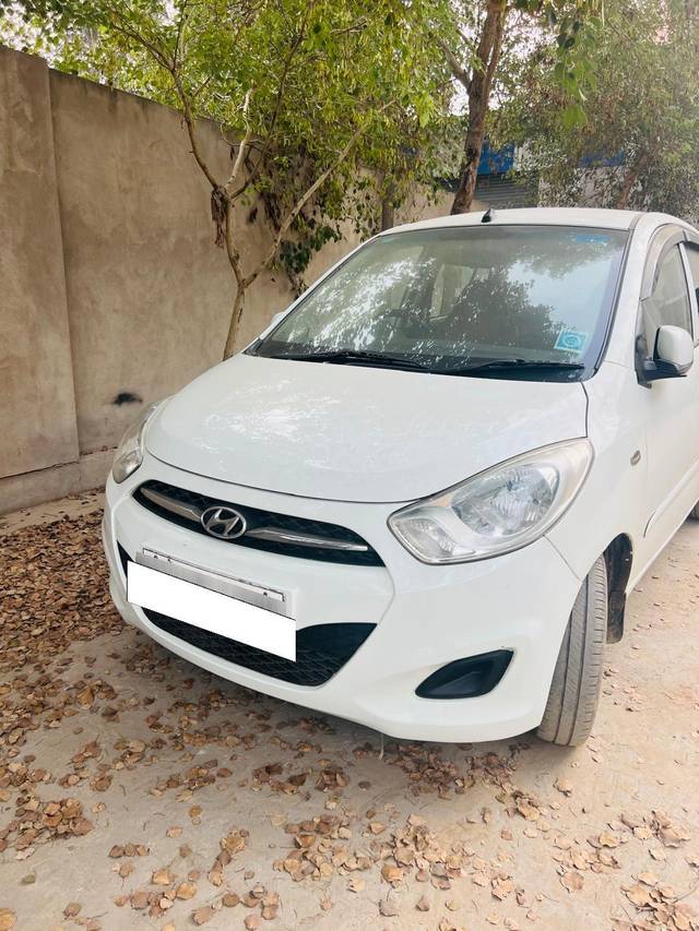 https://images10.gaadi.com/usedcar_image/4391296/original/processed_1850f572b7fb2391018d99f3de56cc8e.jpg?imwidth=6400