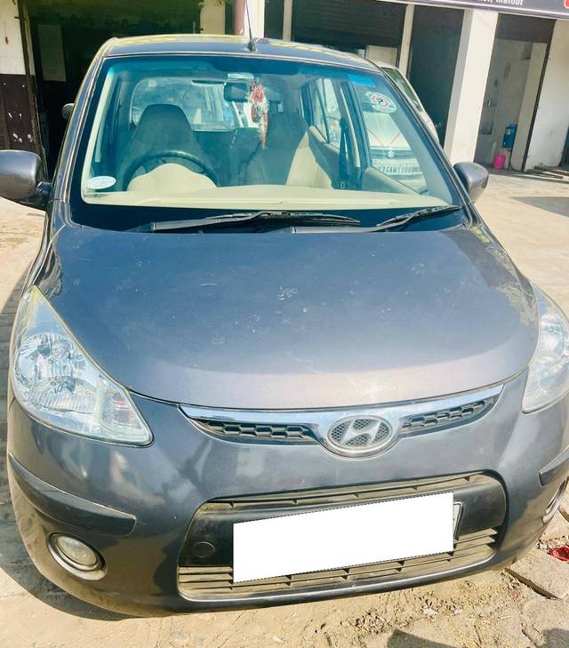 https://images10.gaadi.com/usedcar_image/4391300/original/processed_ce50e2c4266fb5805a1db73ae2ec8e9b.jpg?imwidth=6402