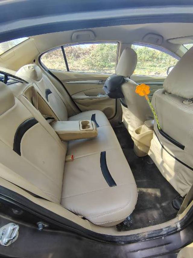 https://images10.gaadi.com/usedcar_image/4391303/original/3df44b6ce649cb501f1ce286ffb98c7f.jpg?imwidth=6402