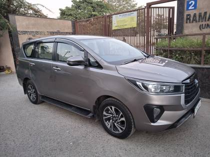 Toyota Innova Crysta 2.4 GX 7 STR AT