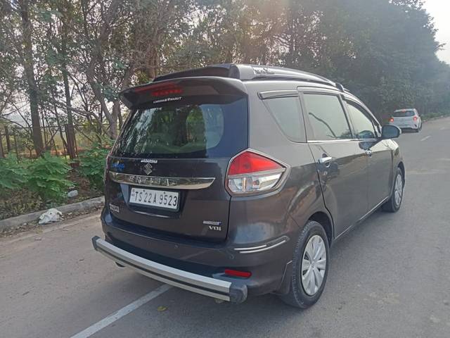 https://images10.gaadi.com/usedcar_image/4391439/original/193d199f3985967751ebe5fd00096370.jpg?imwidth=6402