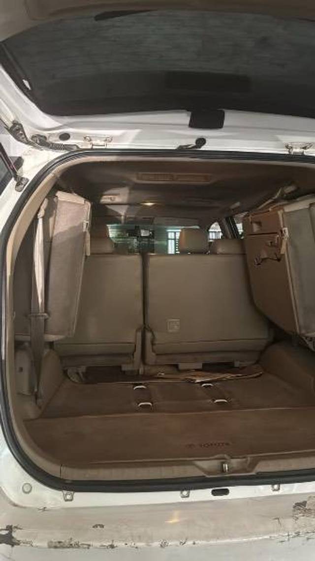 https://images10.gaadi.com/usedcar_image/4391454/original/2ab4932713488a605e4add66f2e0fcf9.jpeg?imwidth=6400