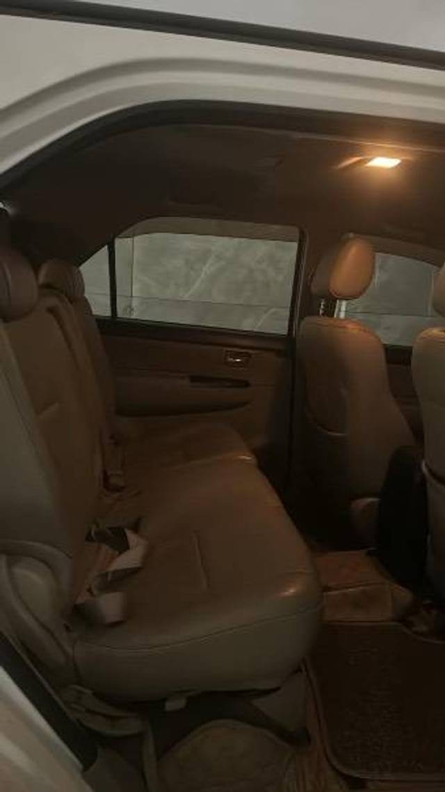 https://images10.gaadi.com/usedcar_image/4391454/original/518e9076a8c11cb1667ea53fc128bc16.jpeg?imwidth=6402