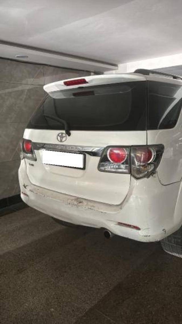 https://images10.gaadi.com/usedcar_image/4391454/original/7c4cacc1af704bcaa1d0283d41ef3507.jpeg?imwidth=6401