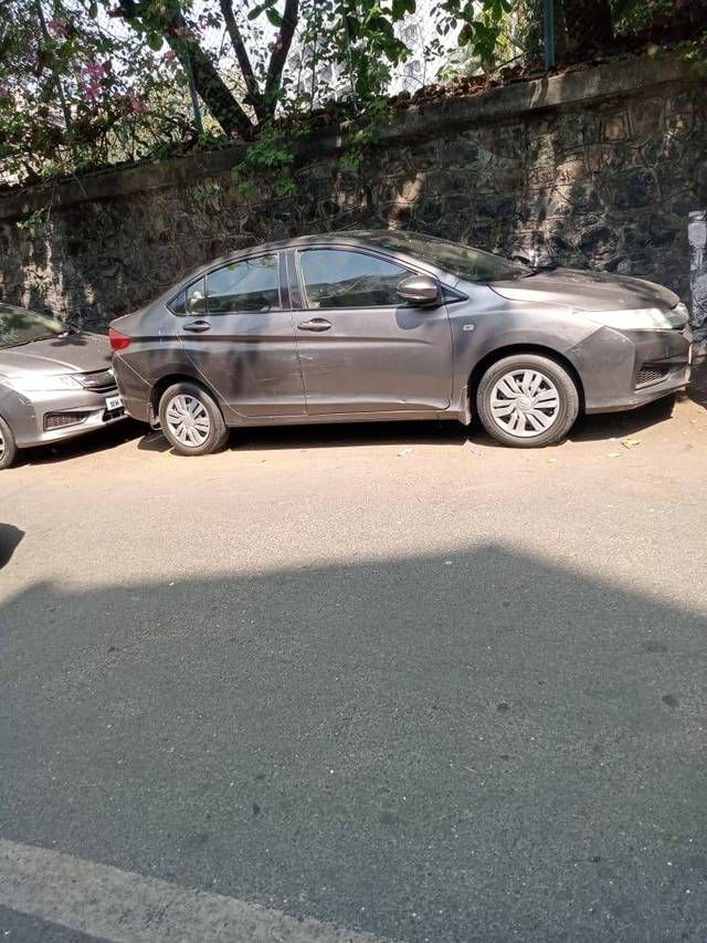 https://images10.gaadi.com/usedcar_image/4391507/original/654f286b1300cdbe8ab55a0bf893adb1.jpg?imwidth=6402