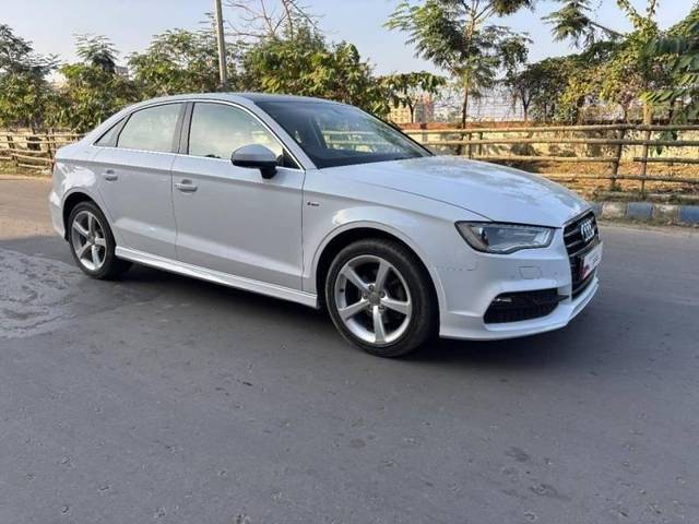 https://images10.gaadi.com/usedcar_image/4391582/original/processed_eb87410141dc106b49e7c399e87db211.jpg?imwidth=6400