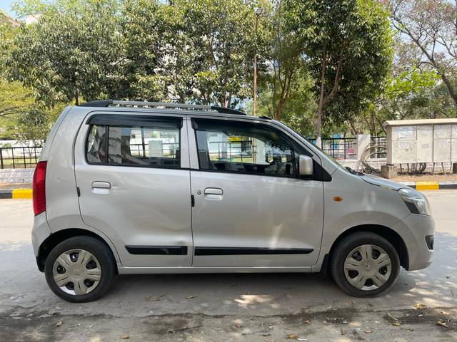 https://images10.gaadi.com/usedcar_image/4391602/original/aa97bb7a73b45779263b94dbaa585aa4.jpg?imwidth=6401