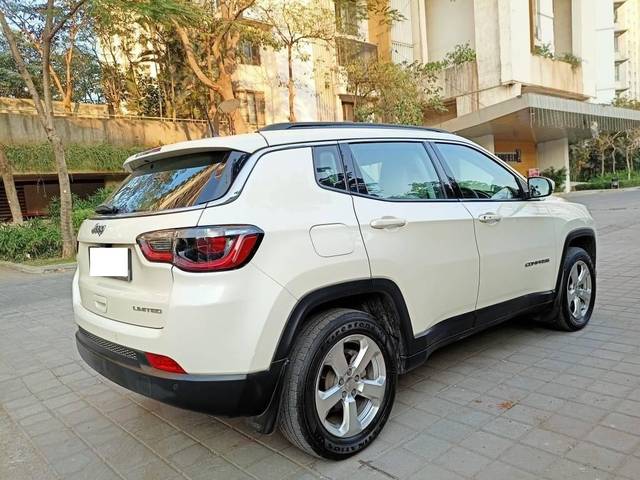 https://images10.gaadi.com/usedcar_image/4391605/original/processed_c9d7e7e031507ebcce72c8dd21212346.jpg?imwidth=6401