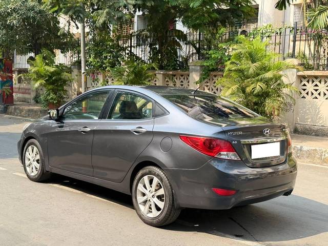 https://images10.gaadi.com/usedcar_image/4391717/original/processed_46e3f61bc54ba0f8aa512143caaa3764.jpg?imwidth=6402