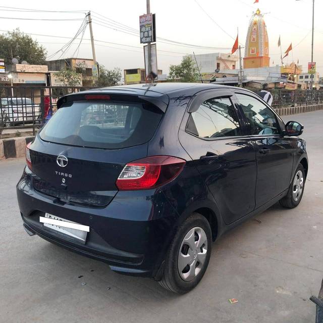 https://images10.gaadi.com/usedcar_image/4391778/original/processed_cb92750ced1af4bab396bf754a358c9e.jpg?imwidth=6401