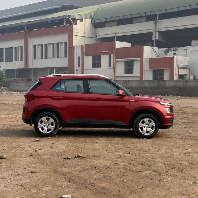 https://images10.gaadi.com/usedcar_image/4391789/original/processed_fedd93dd056ea44200b51a4b2cdccbd7.jpg?imwidth=6401