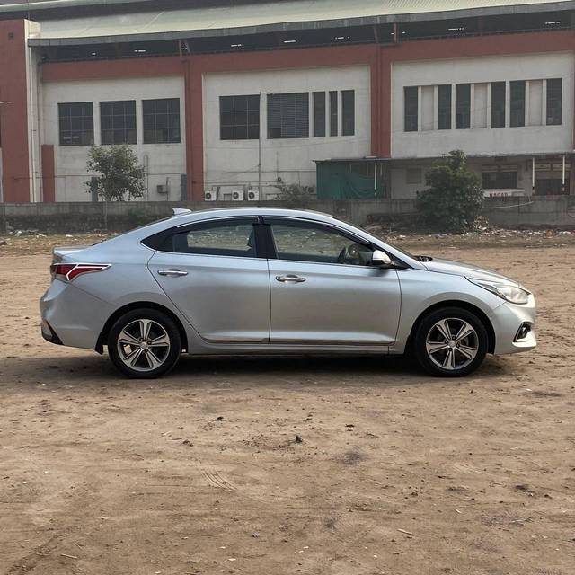 https://images10.gaadi.com/usedcar_image/4391823/original/processed_311686706ff10e4fcb2dfe2581d2966a.jpg?imwidth=6401