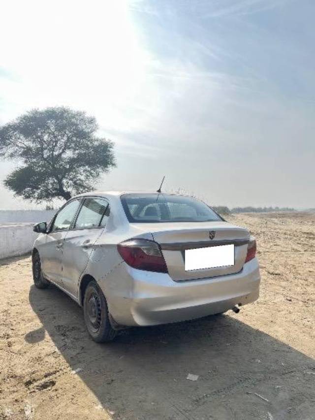 https://images10.gaadi.com/usedcar_image/4391852/original/processed_d99e1388-1aac-489e-af95-bde218fbb781.jpeg?imwidth=6400