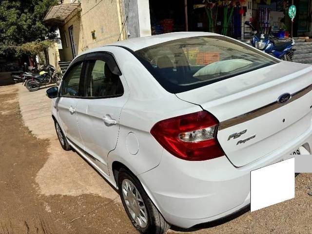 https://images10.gaadi.com/usedcar_image/4391900/original/processed_3f9af098-dcd9-4d91-a306-a004693c6c31.jpeg?imwidth=6401