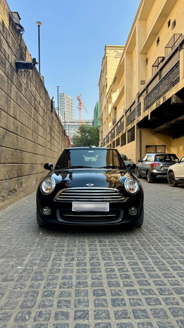 https://images10.gaadi.com/usedcar_image/4391908/original/processed_e3f58902f7f63d3227c2d9ae8ce6ec83.jpg?imwidth=6401