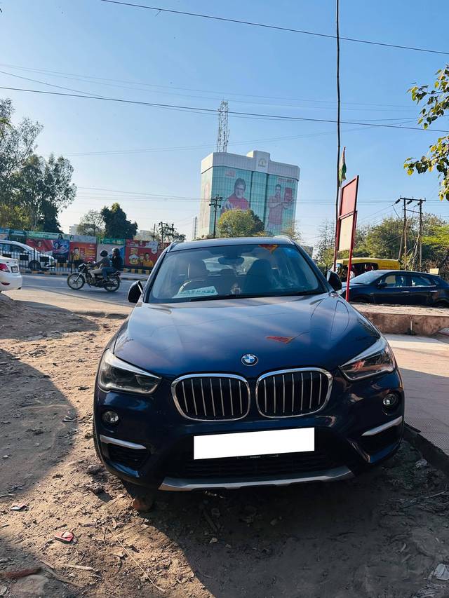 https://images10.gaadi.com/usedcar_image/4391917/original/processed_1a51dbf859a4eb1eec3d3b64fd5e191a.jpg?imwidth=6401