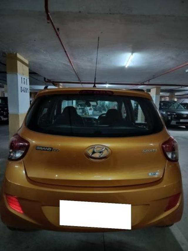 https://images10.gaadi.com/usedcar_image/4392026/original/6421ec0e93df29a06e7fa7764b5f9f1c.jpg?imwidth=6402