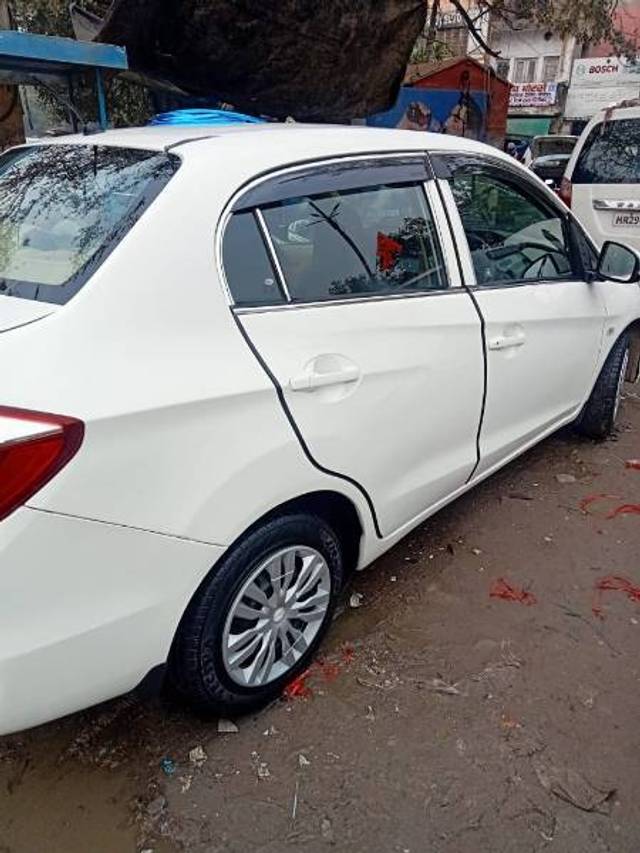 https://images10.gaadi.com/usedcar_image/4392027/original/48ea0127e1d996f50ae1cf803a91fce4.jpg?imwidth=6400