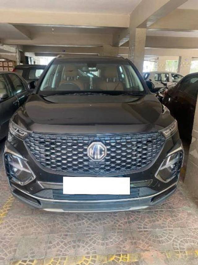 https://images10.gaadi.com/usedcar_image/4392060/original/29135731ddb85766017a49a8894bc09c.jpeg?imwidth=6400