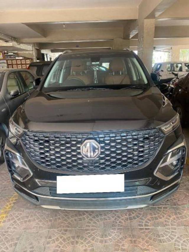 https://images10.gaadi.com/usedcar_image/4392060/original/4d3ed0a3a894a25a70a83b68ed236306.jpeg?imwidth=6401