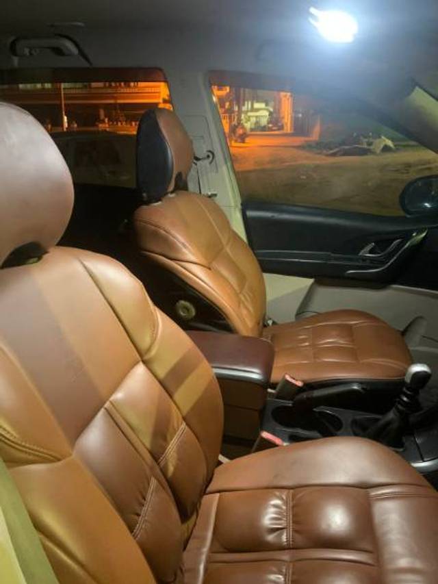 https://images10.gaadi.com/usedcar_image/4392086/original/2313d8d6eecb14f3ede01179763d25fb.jpeg?imwidth=6400