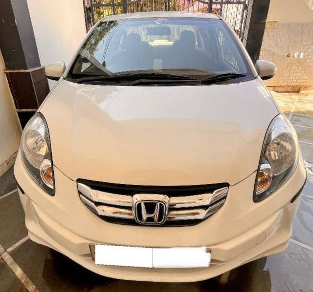 https://images10.gaadi.com/usedcar_image/4392131/original/6e2f2eb858784c8ede8f9adbe4eb51ca.jpeg?imwidth=6400