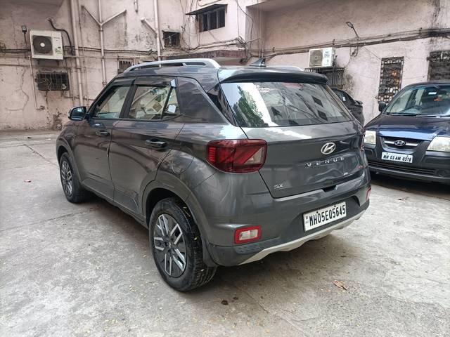 https://images10.gaadi.com/usedcar_image/4392156/original/dfd9f93083ebb2d43e41f1e799120a0c.jpg?imwidth=6402