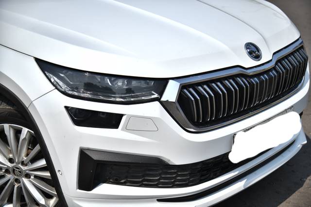 https://images10.gaadi.com/usedcar_image/4392215/original/bc281f4e8c133ead32546157860bfa42.jpg?imwidth=6401