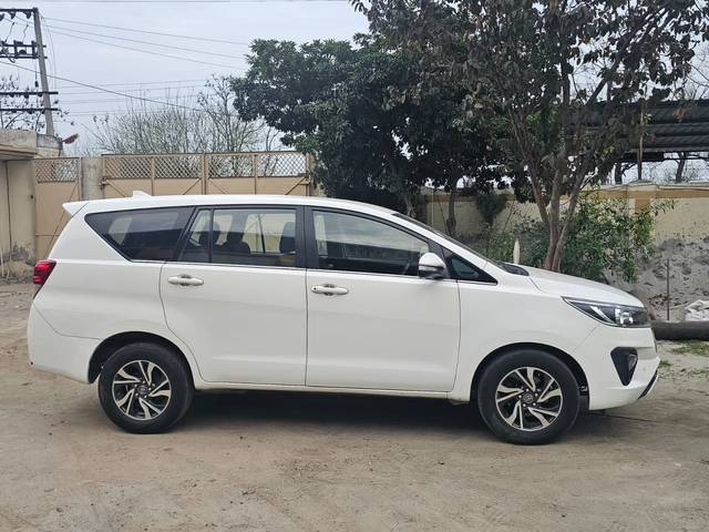 https://images10.gaadi.com/usedcar_image/4392226/original/9963e677ed868ae58b1c023c109b89ee.jpg?imwidth=6402