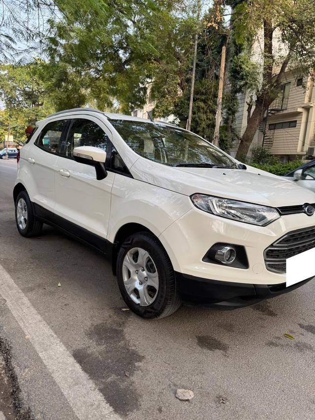 https://images10.gaadi.com/usedcar_image/4392235/original/processed_460bcbb2fa73673f828a4ddec881c48e.jpg?imwidth=6400