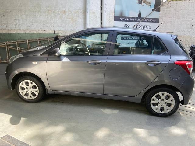 https://images10.gaadi.com/usedcar_image/4392282/original/ef1358612ebd7082d3d5567c535ea432.jpg?imwidth=6402