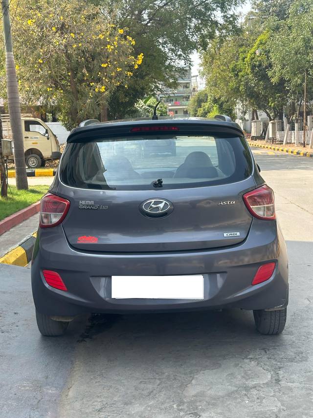 https://images10.gaadi.com/usedcar_image/4392353/original/processed_c66f8cc14d9a53a463307baa9e68dde0.jpg?imwidth=6402