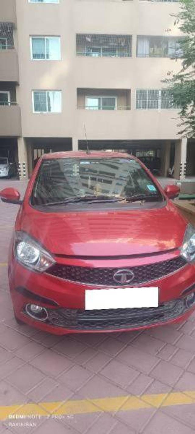 https://images10.gaadi.com/usedcar_image/4392426/original/c8c6bd00f0363a6c4b9c991408944f64.jpg?imwidth=6402