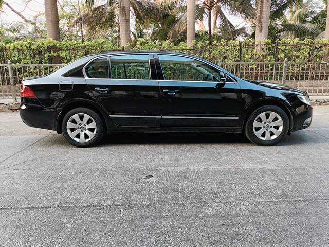https://images10.gaadi.com/usedcar_image/4392446/original/d0f8fd8fc56ba1a0a971ee1be96093d8.jpeg?imwidth=6401