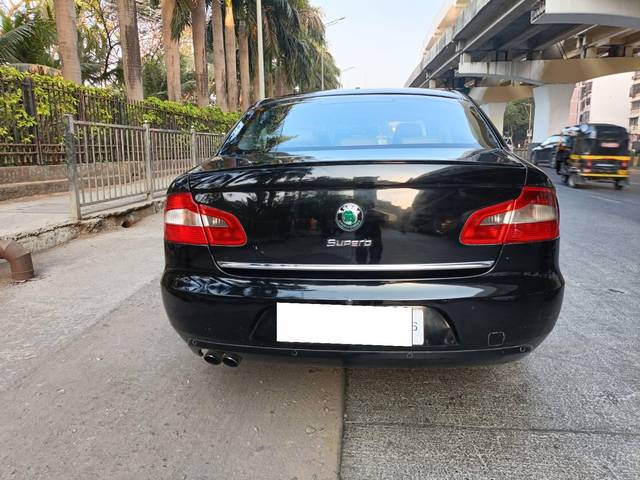 https://images10.gaadi.com/usedcar_image/4392446/original/processed_6a70644b34a95d8e0edff1c2bb2831d3.jpeg?imwidth=6402