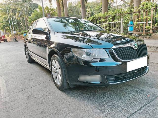 https://images10.gaadi.com/usedcar_image/4392446/original/processed_8ab20b86e1ee3384372f33e30f6754d4.jpeg?imwidth=6400