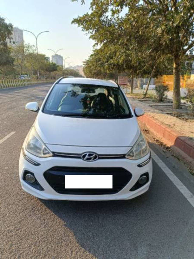 https://images10.gaadi.com/usedcar_image/4392500/original/340e67b3f783999d1809558684047388.png?imwidth=6401