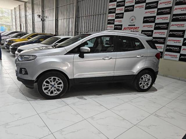 https://images10.gaadi.com/usedcar_image/4392514/original/processed_85392221534f2ba3aabb1c3d57042291.jpg?imwidth=6400