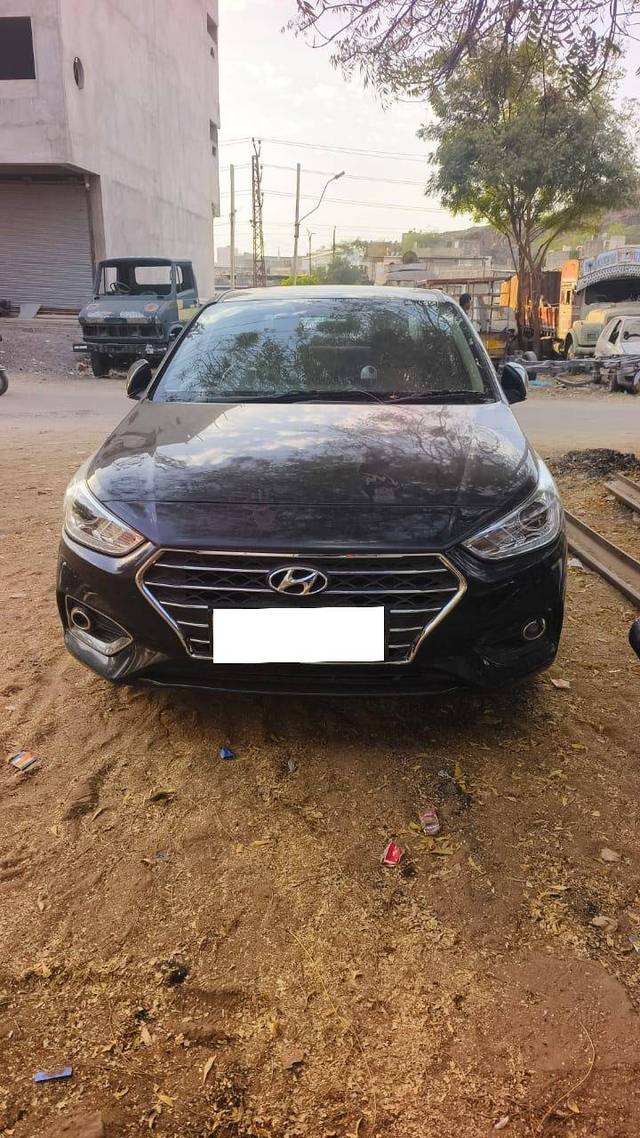 https://images10.gaadi.com/usedcar_image/4392518/original/4068e2007b0ebe4eb111c1e2e76df1e4.jpg?imwidth=6400