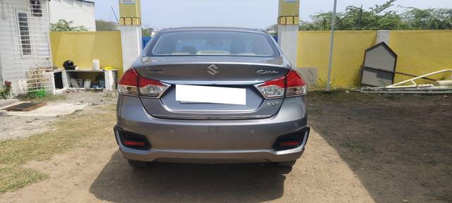 https://images10.gaadi.com/usedcar_image/4392542/original/processed_880509630380e22e8f7015d4f73143a2.jpg?imwidth=6402