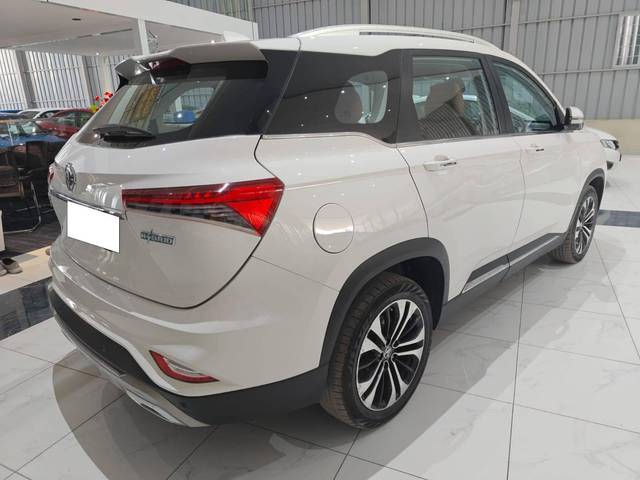 https://images10.gaadi.com/usedcar_image/4392549/original/processed_501858dc02da2889a0277f3d46e3de41.jpg?imwidth=6401