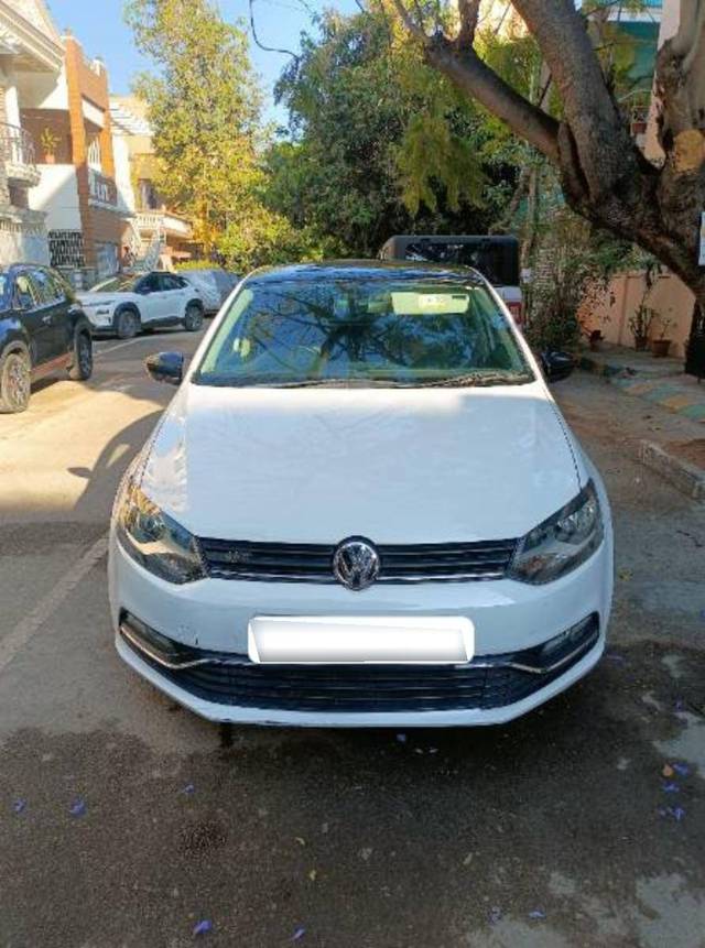 https://images10.gaadi.com/usedcar_image/4392562/original/1b4944cd570e1d38e1d8f5f7bad19f8f.jpg?imwidth=6401