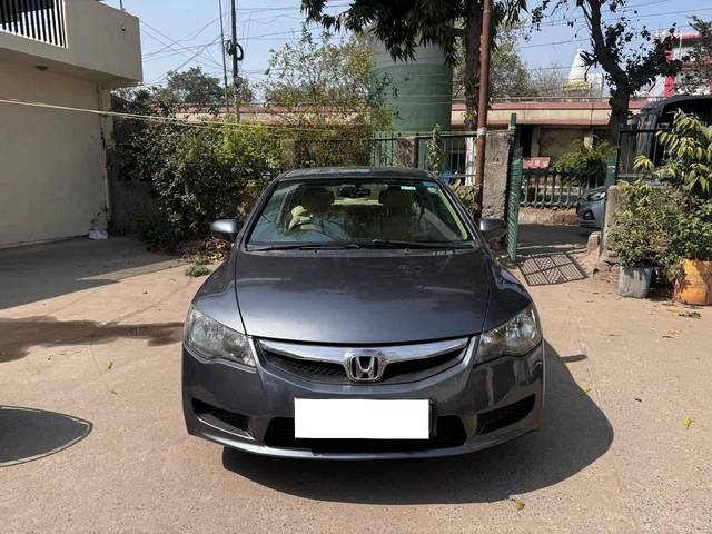 https://images10.gaadi.com/usedcar_image/4392580/original/processed_a10567e7-b9dc-44f7-a47f-4313697a0439.jpg?imwidth=6400