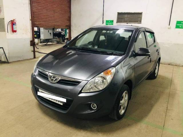 https://images10.gaadi.com/usedcar_image/4392773/original/3503a1e88d10eb11ef22090c2020fd27.jpeg?imwidth=6400